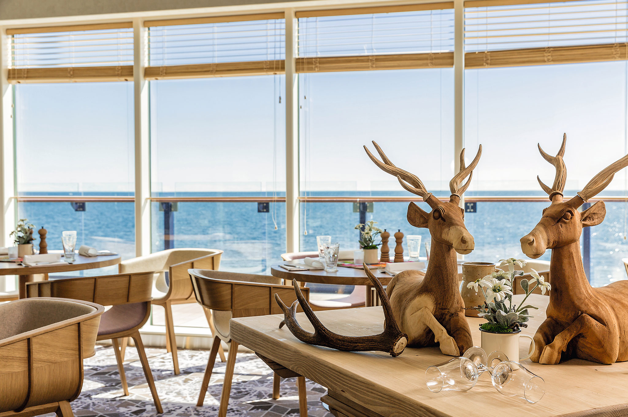 El buffet del Mein Schiff 6 ofrece una variada y exquisita gastronomía internacional con espléndidas vistas al mar... CRUCERO MAR & MUSICA CRUCERO FILARMONICA DE VIENA CRUCERO MUSICAL CRUCERO MUSITOUR CRUCERO MUSICA JUNTOS CRUCERO MUSITRAVEL CRUCERO MUSIC CRUISE WIENER PHILARMONIC CRUISE CRUCERO SINFONICA DE VIENA CRUCERO ORQUESTA VIENA CRUCERO MUSICAL CRUCERO DE LUJO ORQUESTA CRUCERO MUSICA CLASICA CRUCERO OPERA CRUCEROS MUSICALES RESERVA CRUCERO FILARMONICA DE VIENA WIENER PHILHARMONIKER KREUZFAHRTEN VIENNA PHILARMONIC ORCHESTRA CRUISE MUSIC CRUISE CLASSICAL MUSIC CRUISE OFERTAS CRUCEROS MUSICA CRUCEROS AMANTES DE LA MUSICA CRUCEROS AMIGOS DE LA OPERA CRUCEROS AFICIONADOS MUSICA CRUCEROS CON CONCIERTOS MEIN SCHIFF 6 CRUCEROS #FilarmonicadeViena #WienerPhilharmoniker #ViennaPhilarmonic #OrchestraCruise #CruceroMusical #Musitour #MusicaJuntos #CruceroClick #CrucerosMusicales